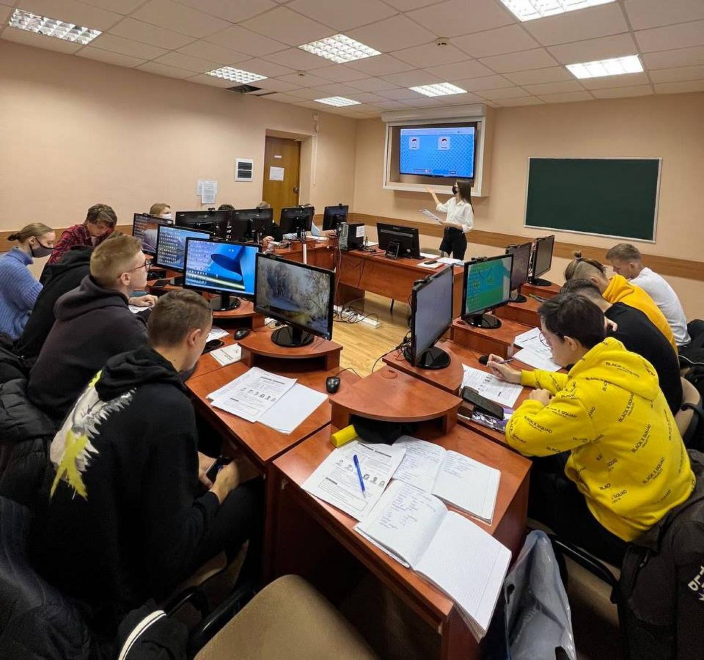 Начало занятий на обучающих  курсах иностранных языков